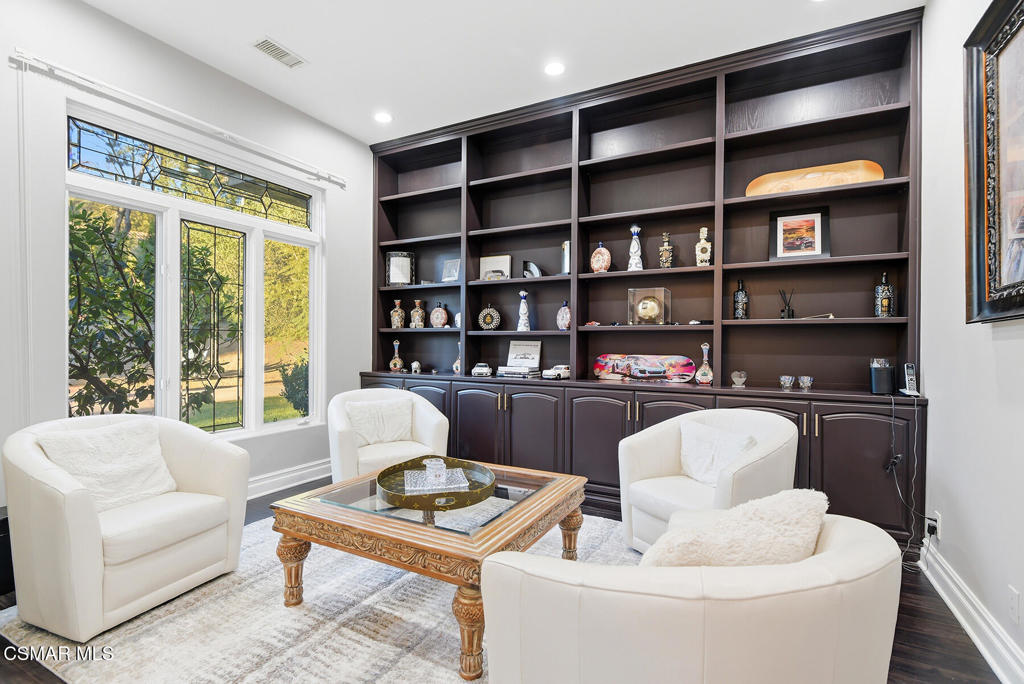 Westlake Village, California, 91362, United States, 5 Bedrooms Bedrooms, ,5 BathroomsBathrooms,Residential,Active,2027051