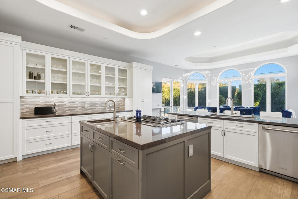 Westlake Village, California, 91362, United States, 5 Bedrooms Bedrooms, ,5 BathroomsBathrooms,Residential,Active,2027051