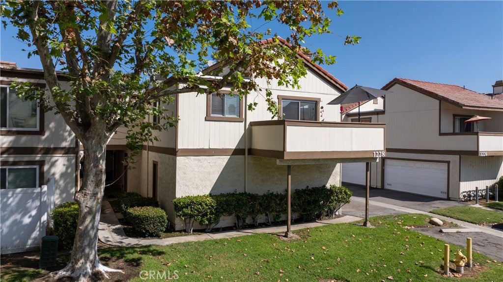 Properties 4 1228 S Cypress #E