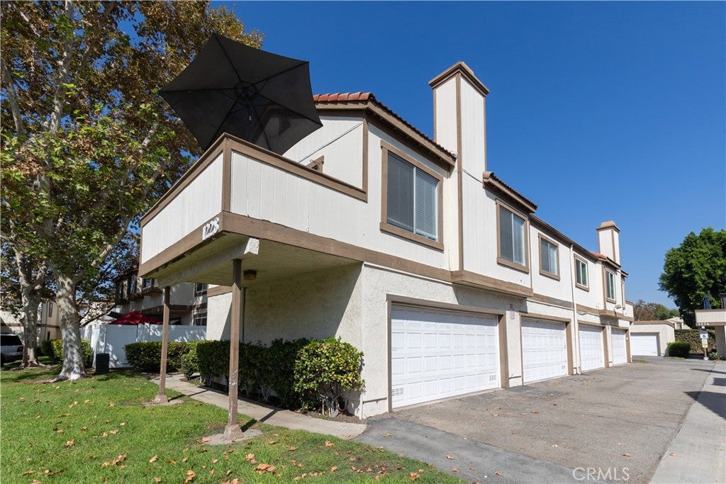 Properties 2 1228 S Cypress #E