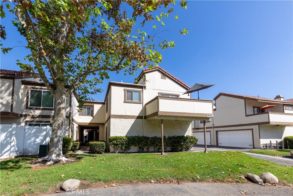 Properties 1 1228 S Cypress #E