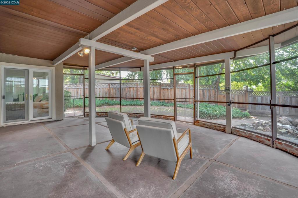 SHERMAN ACRE - Residential