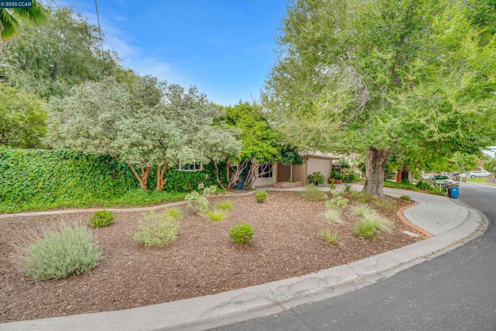 SHERMAN ACRE - Residential