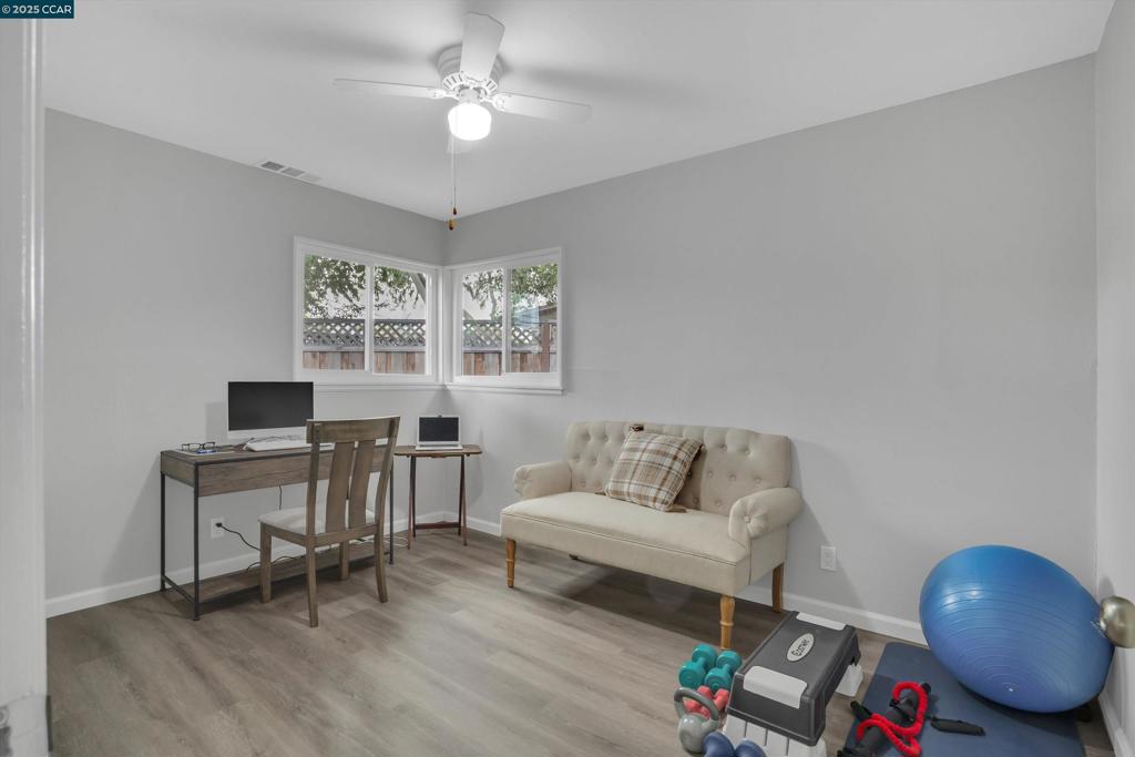 SHERMAN ACRE - Residential