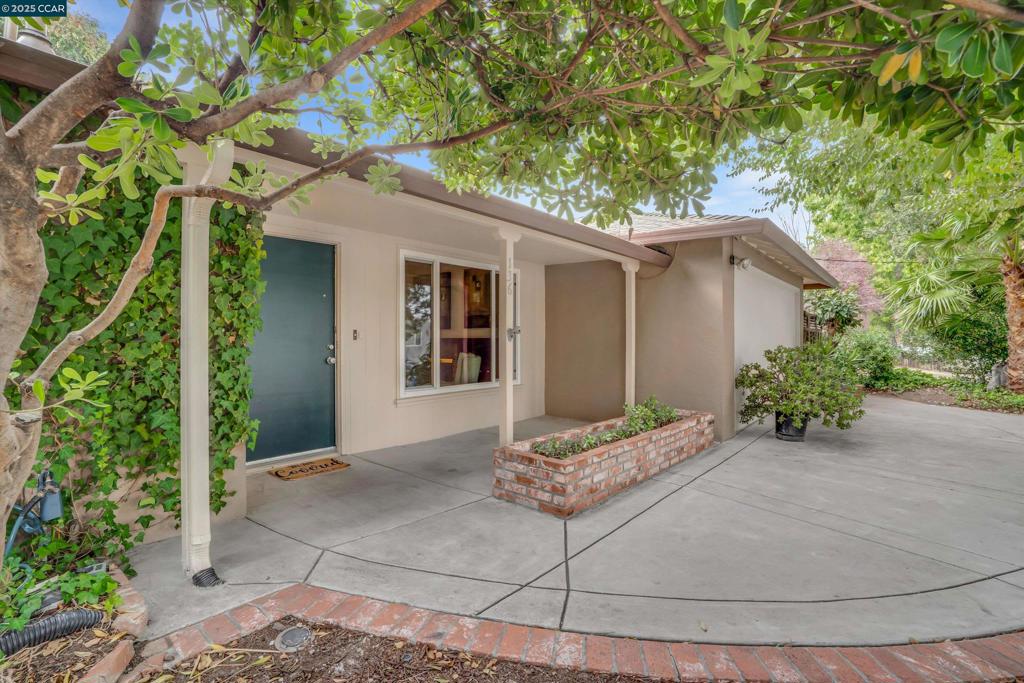 SHERMAN ACRE - Residential