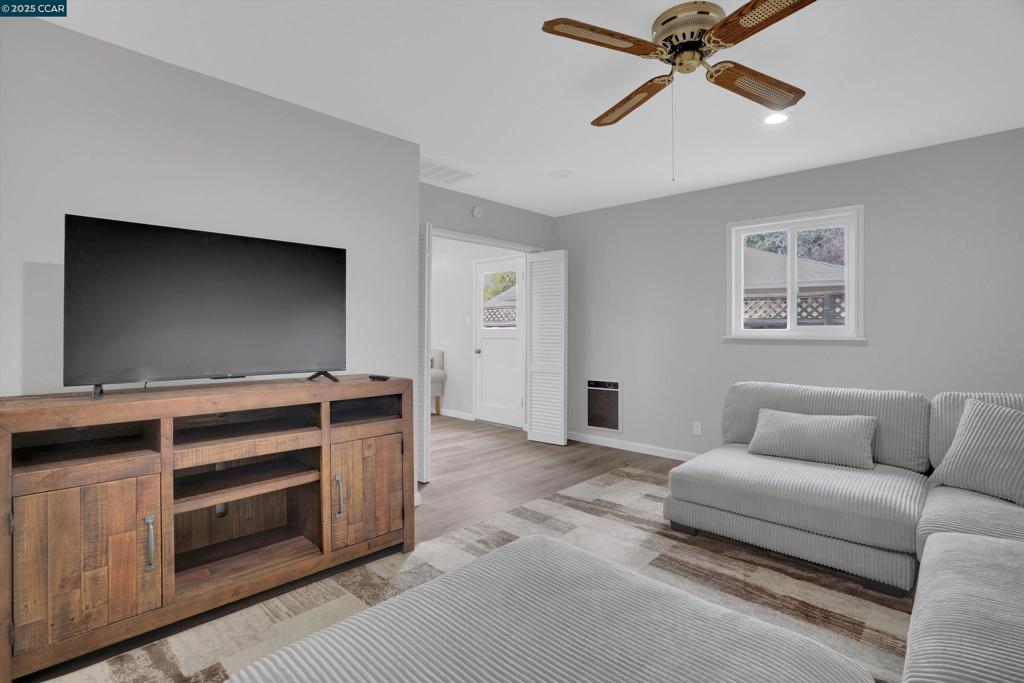 SHERMAN ACRE - Residential