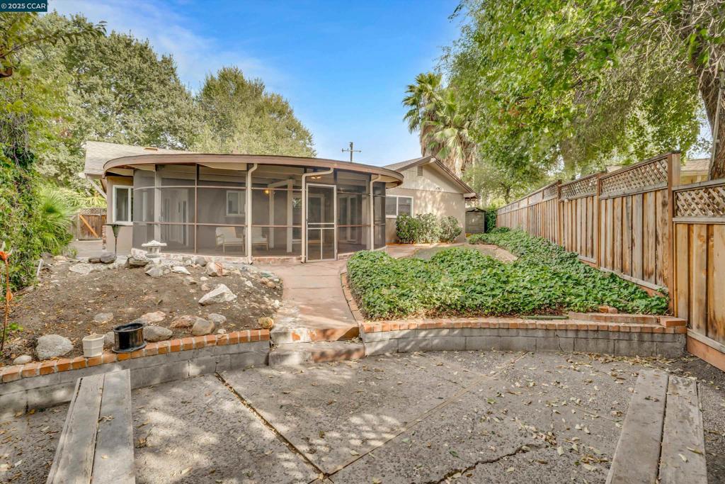 SHERMAN ACRE - Residential