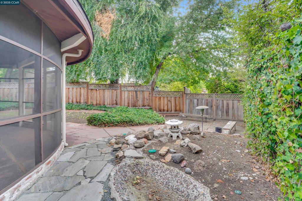 SHERMAN ACRE - Residential