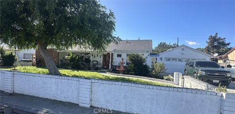 Photo of 1106 Mar Les, Santa Ana, CA 92706 (MLS # SW26037033)