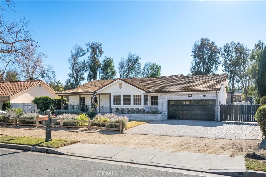 922 Carefree Drive