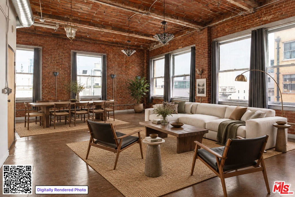 215 W 7th Street 1302
