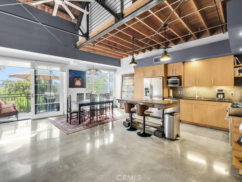 1100 E 3rd 204