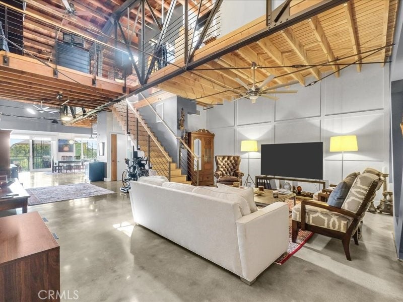 1100 E 3rd 204