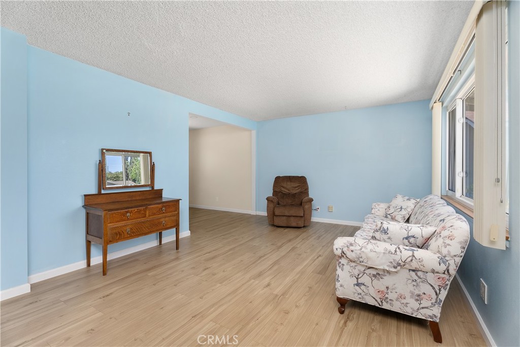 11747 Hollyview Drive