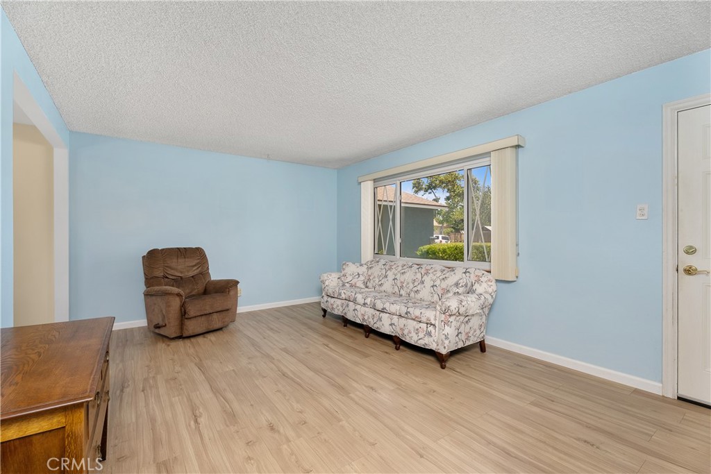 11747 Hollyview Drive