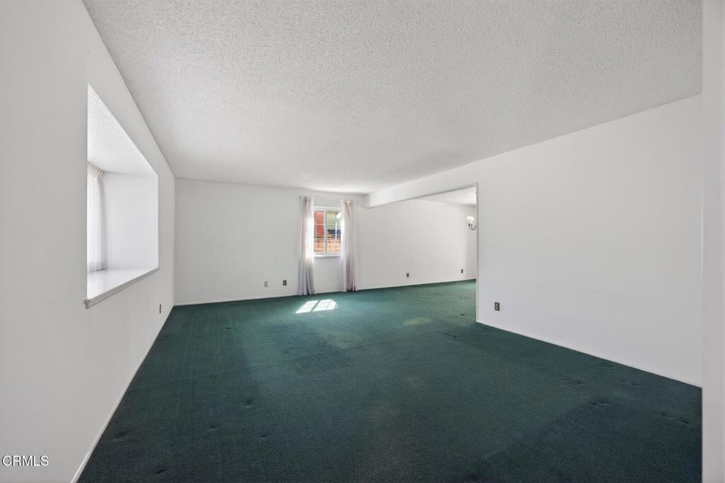 1594 Hobart Drive