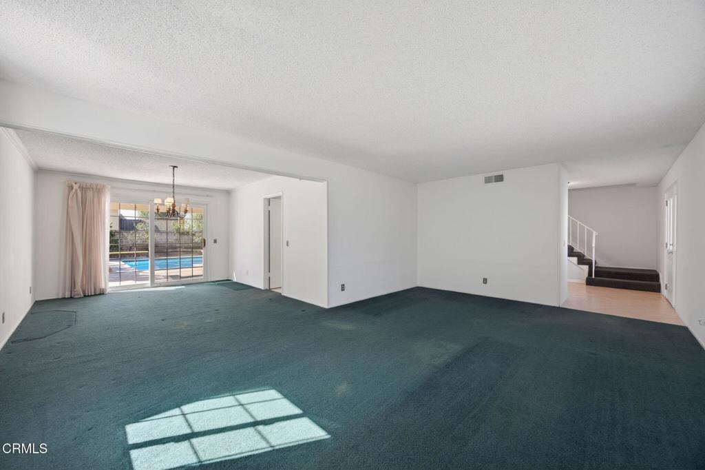 1594 Hobart Drive