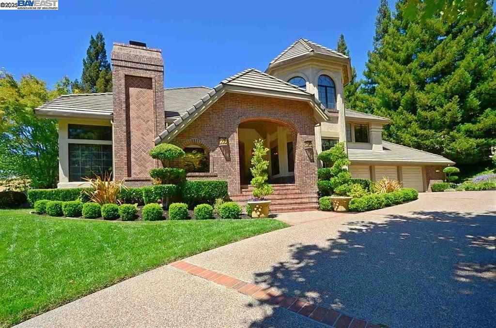 Immaculate home offers circular dr. way, lush landscaping & fab views! S/S appliances, slab granite and Italian tile. Designer and decorator touches throughout including wine cellar. Downstairs library/5th BR w/ f. bath. Huge MBD with patio overlooking the golf course. Outdoor pool, fireplace & spa. Unfurnished. Short Term Lease 1/2 Months.