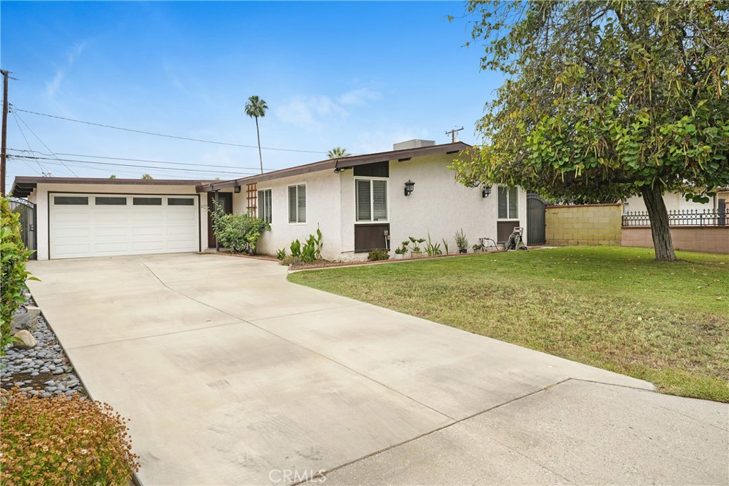 137 N Viceroy Avenue