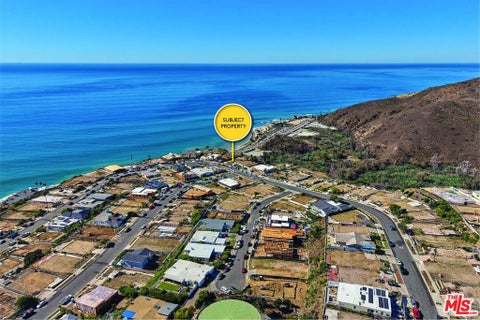 Photo of 3913 Malibu Vista Drive, Malibu, CA 90265 (MLS # 26103218)