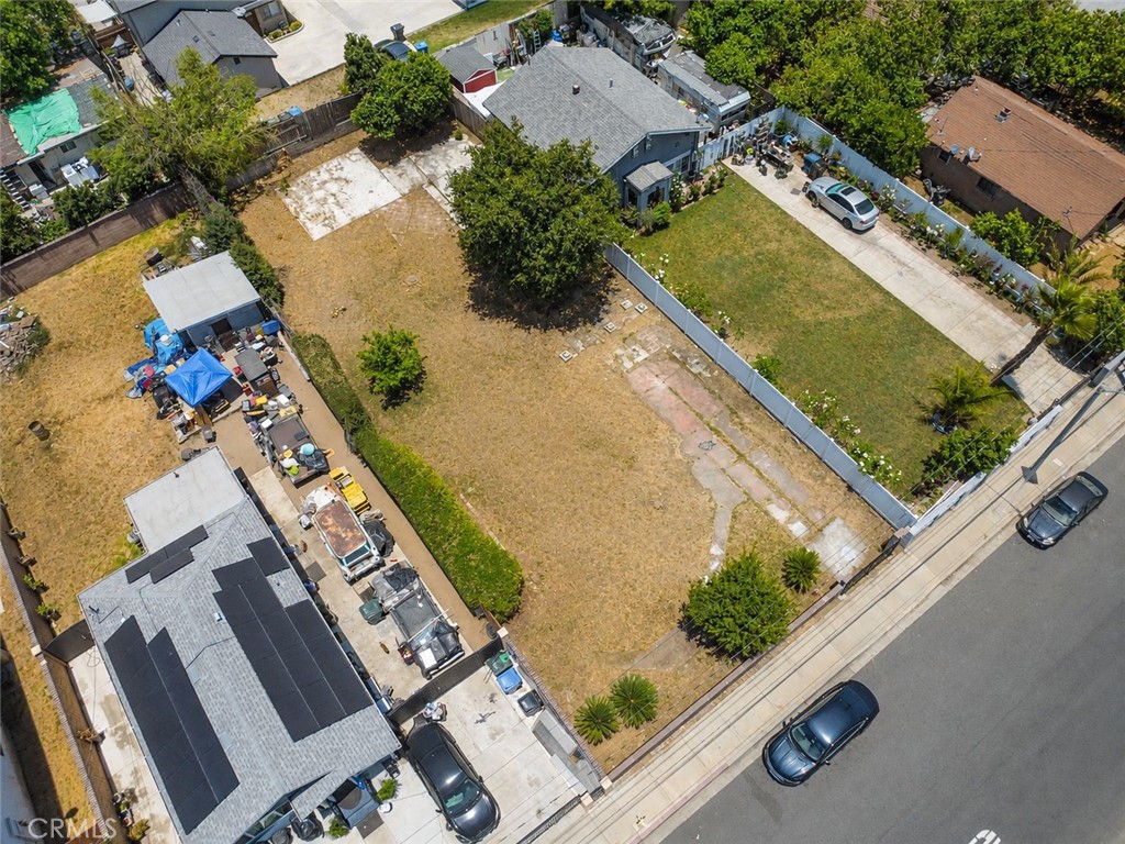 949 W Grand Ave