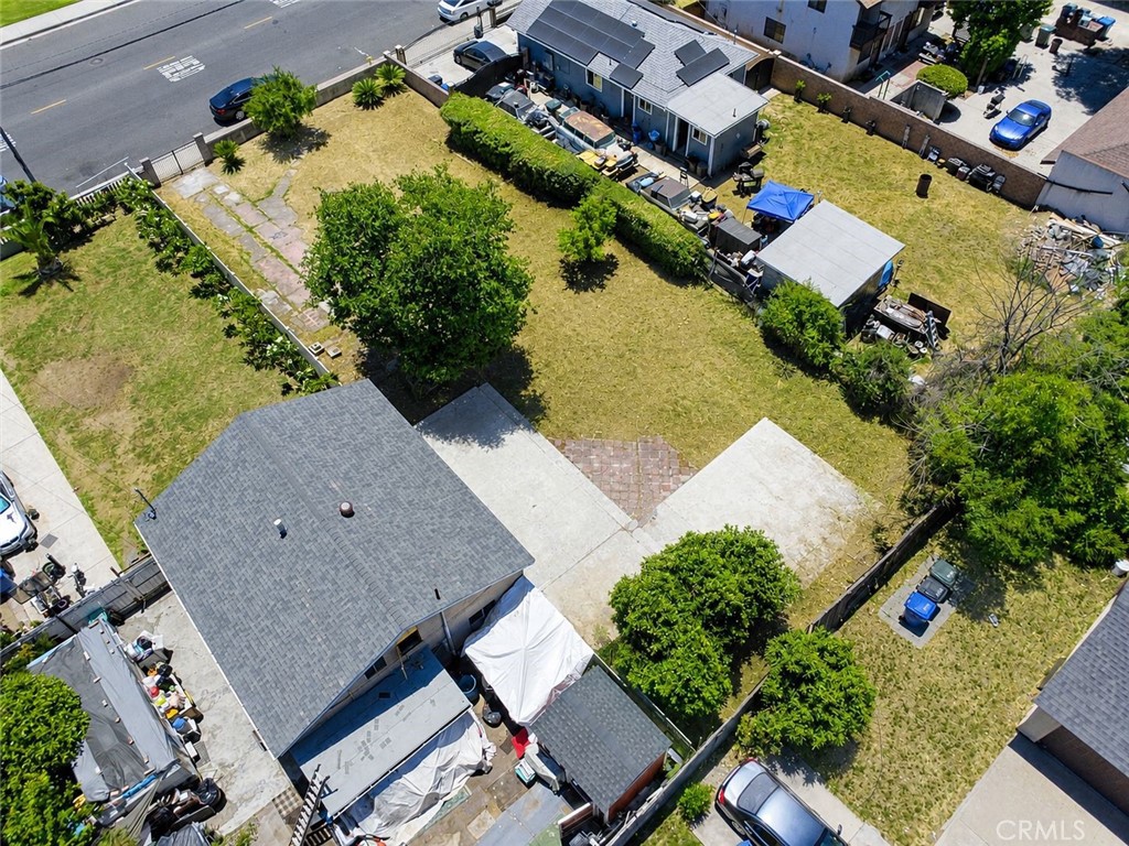 949 W Grand Ave