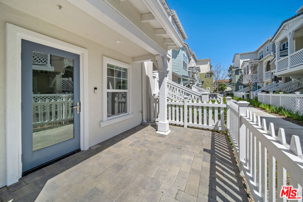 3763 Islander Walk