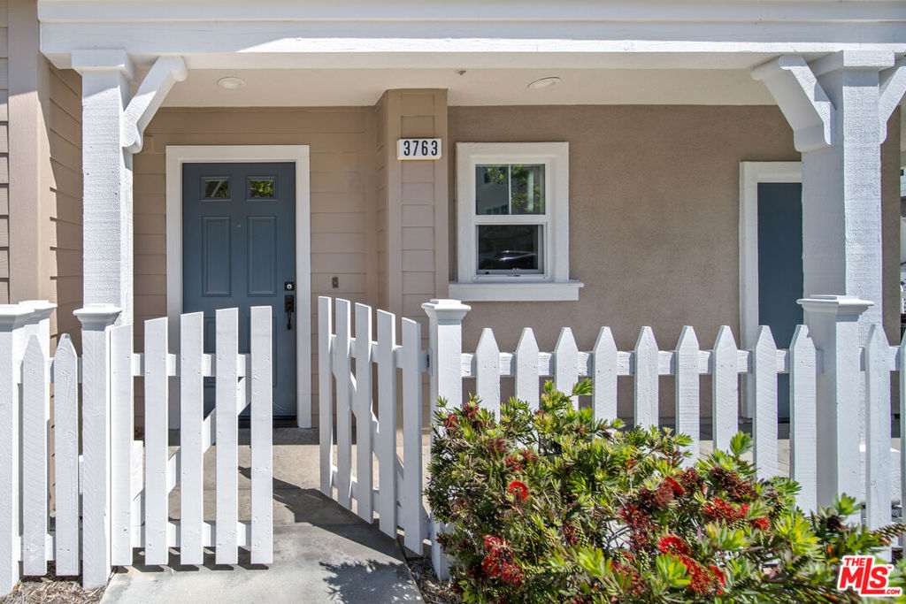 3763 Islander Walk
