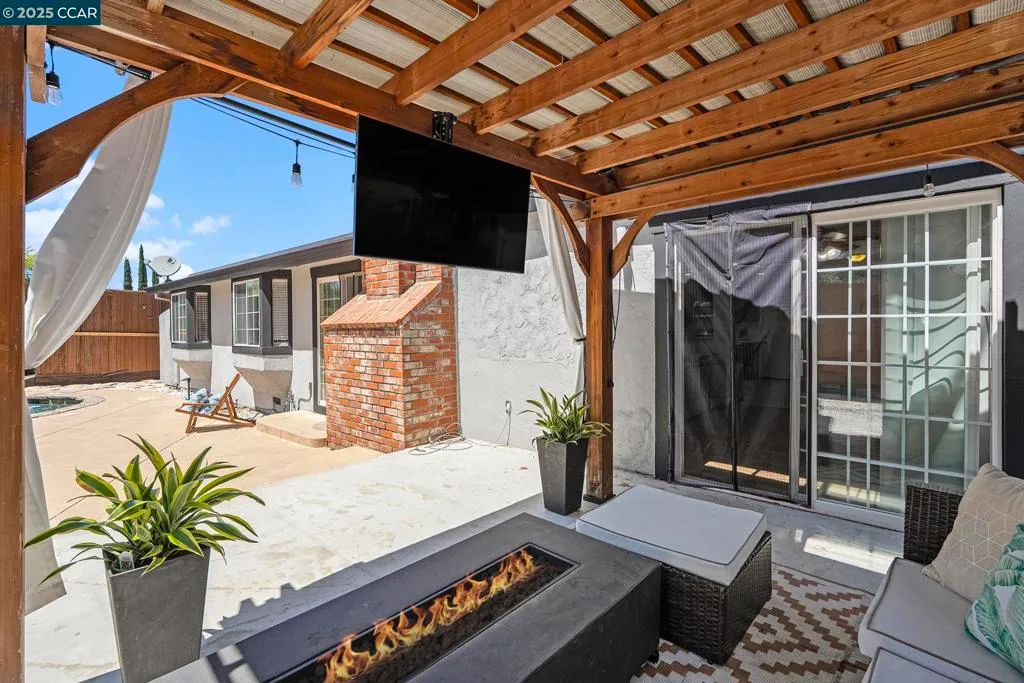 Concord, California 94519, United States, 3 Bedrooms Bedrooms, ,2 BathroomsBathrooms,Residential,Active,184456