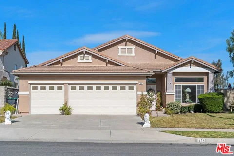 MLS: 26852571