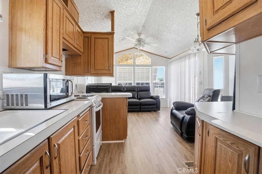 1295 S Cawston 11