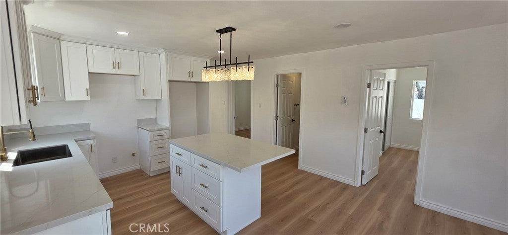 1124 E 76th Place