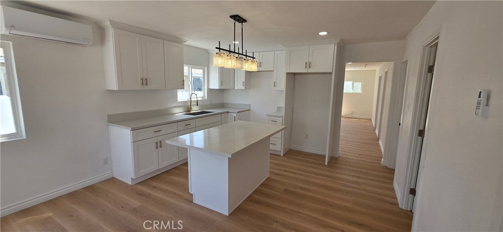 1124 E 76th Place