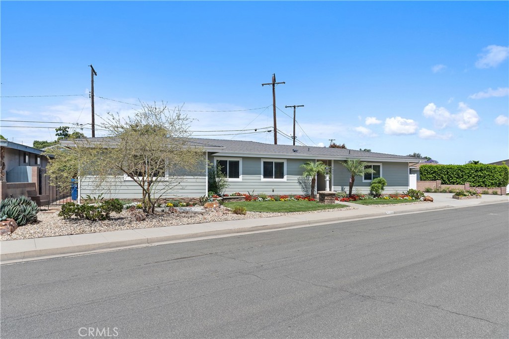 1837 N Studebaker Road
