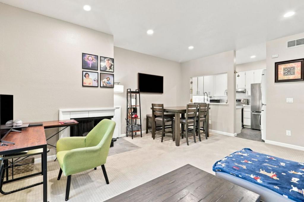 4671 Albany Circle 109