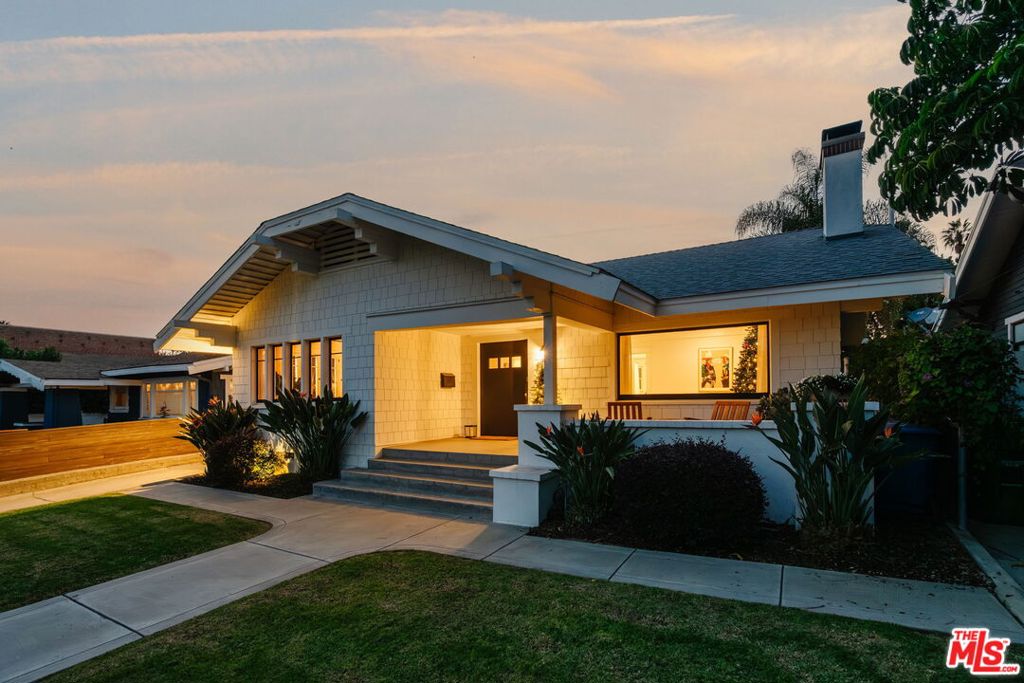 1535 N Gardner Street