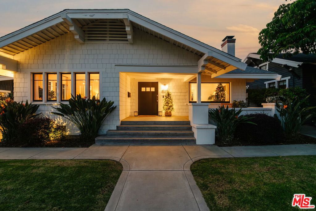 1535 N Gardner Street