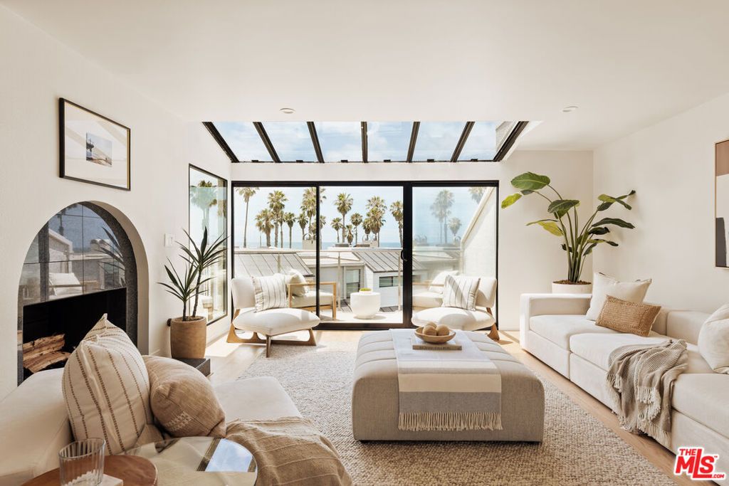 Photo of 25 Sea Colony Drive, Santa Monica, CA 90405 (MLS # 26836337)