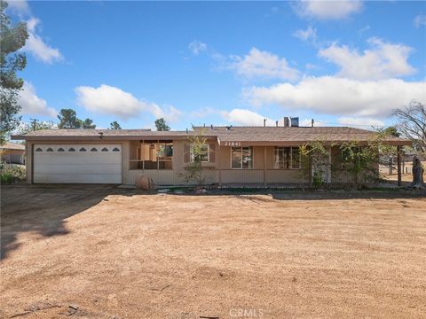 Photo of 21841 Hurons Avenue, Apple Valley, CA 92307 (MLS # HD25222166) Photo of 21841 Hurons Avenue, Apple Valley, CA 92307 (MLS # HD25222166)