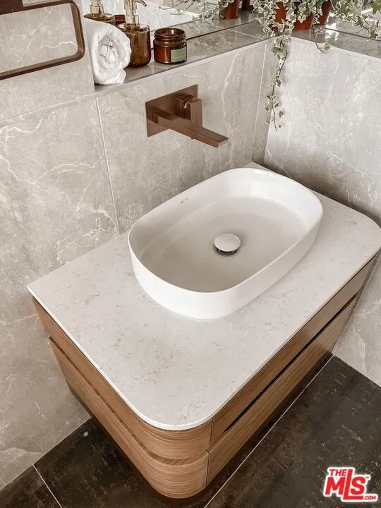 99400, United States, 5 Bedrooms Bedrooms, ,5 BathroomsBathrooms,Residential,Active,91921