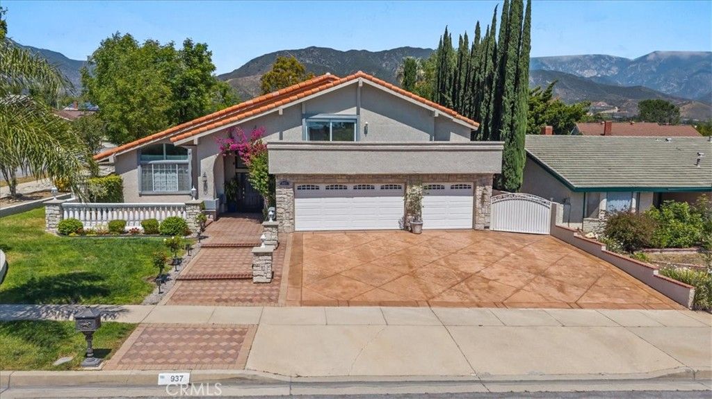Photo of 937 Emerson Street, Upland, CA 91784 (MLS # CV26076940)