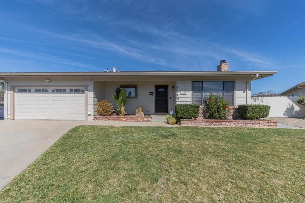 Photo of 1519 Los Altos Way, Salinas, CA 93906 (MLS # ML82038605)