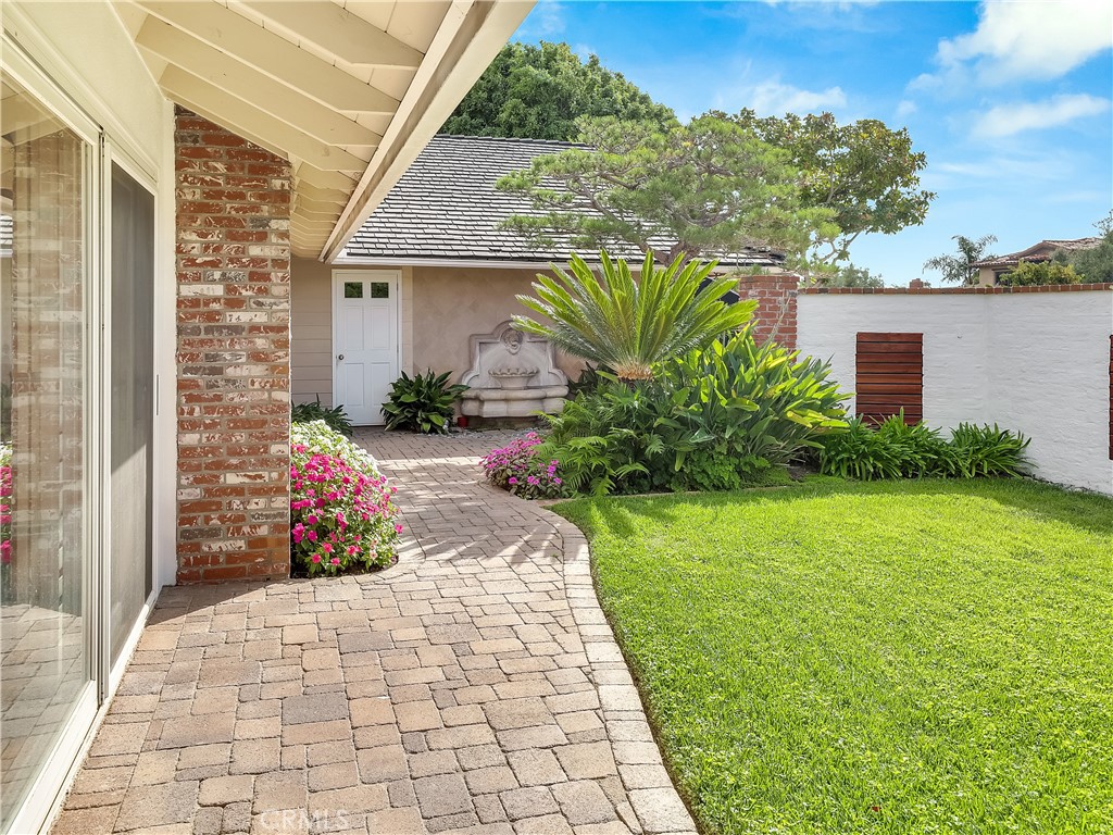 1542 Santiago Drive