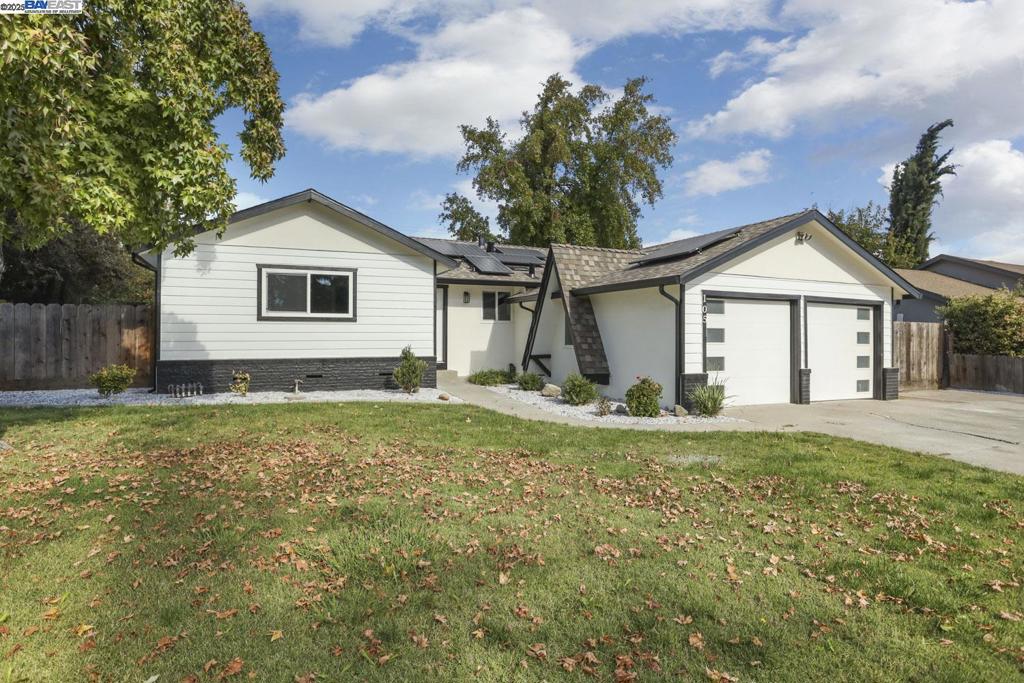 105 W Benjamin Holt Dr