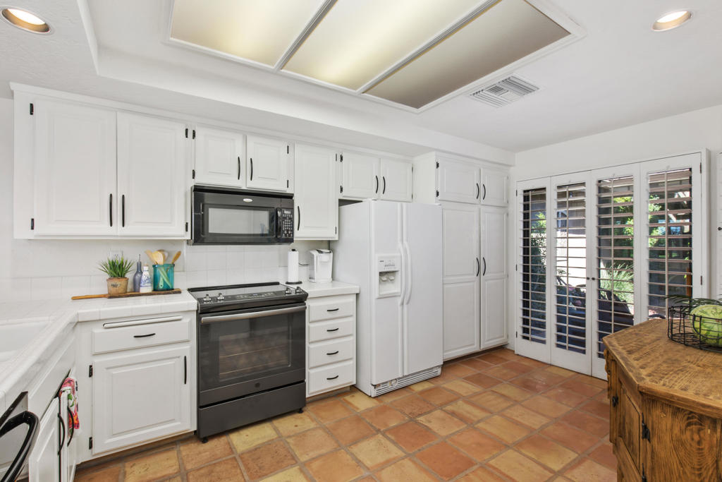 The Lakes Country Cl - Residential