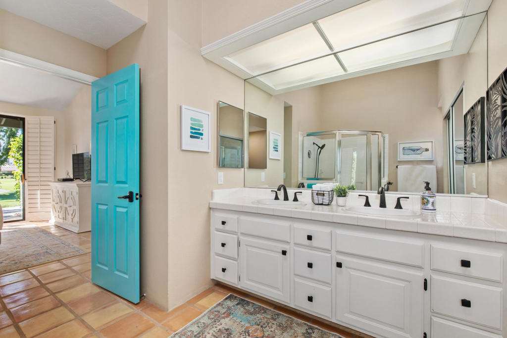 The Lakes Country Cl - Residential