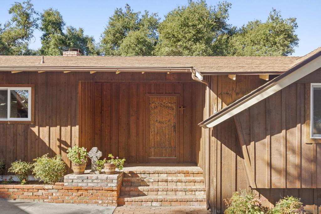 15985 87 Wood Valley Trail
