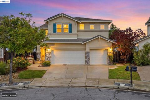 Photo of 5336 Pacific Terrace Ct, Castro Valley, CA 94552 (MLS # 41130939)