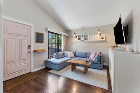 Photo of 2352 Archwood LN #54, Simi Valley, CA 93063 (MLS # SR26127306)