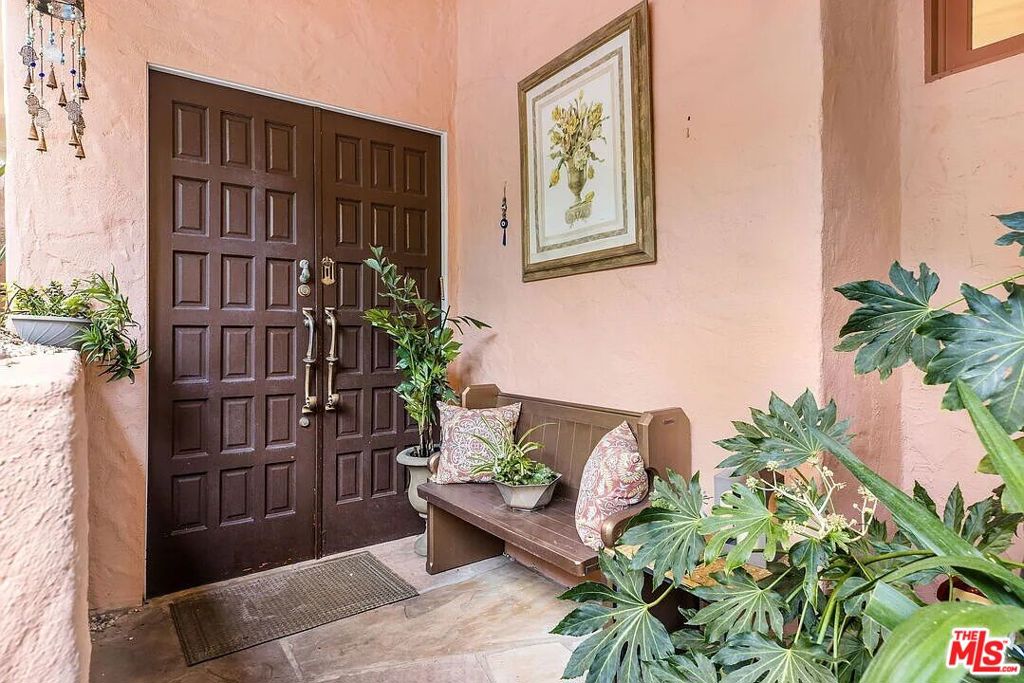 1641 N Crescent Heights Boulevard